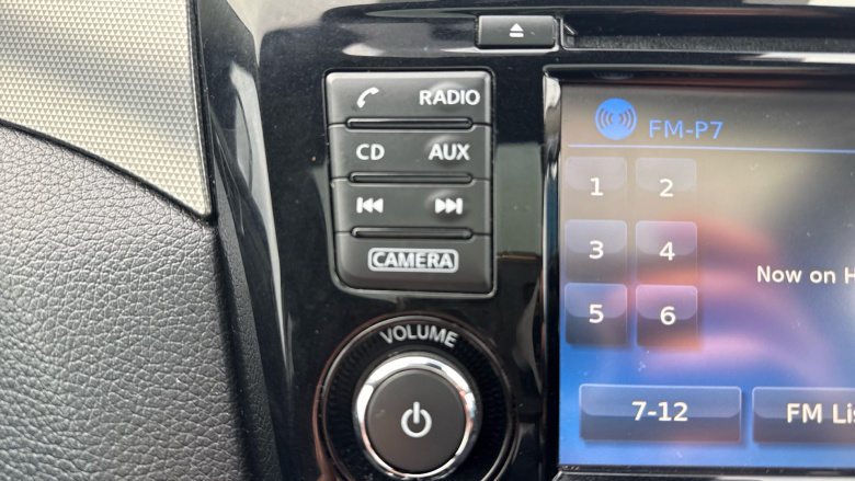 Nissan Qashqai 1.2 DiG-T N-Connecta 5dr Petrol Hatchback